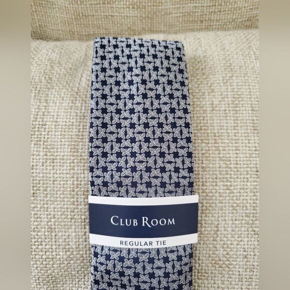 Club Room Classic All-Over Butterfly Neck Tie Navy & Silver 3.25" - Picture 4 of 7